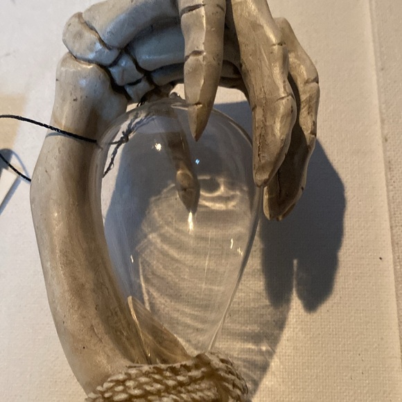 NWT Midnight Fright/Sablier Halloween Skeleton Hands Sand Clock Timer. - Picture 4 of 5